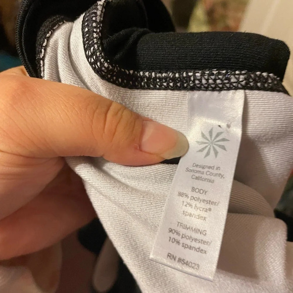 ATHLETA BE FREE KNICKER CROP LEGGINGS - Picture 6 of 7